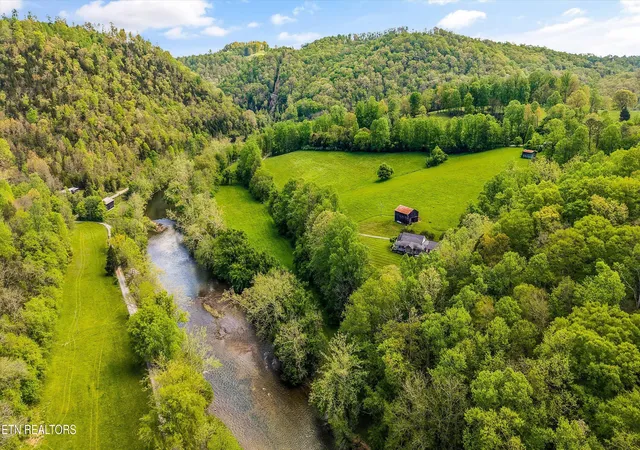 3rd image of 4151 Cave Springs Rd, Tazewell, TN 37879 | MLS# 1338956