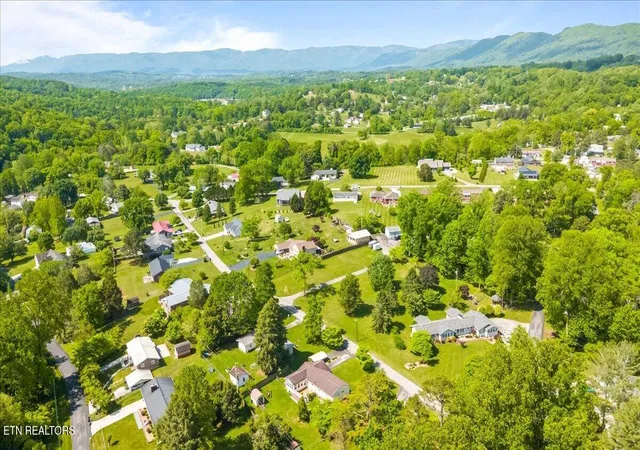 4th image of 212 Sunset Dr, La Follette, TN 37766 | MLS# 1338890