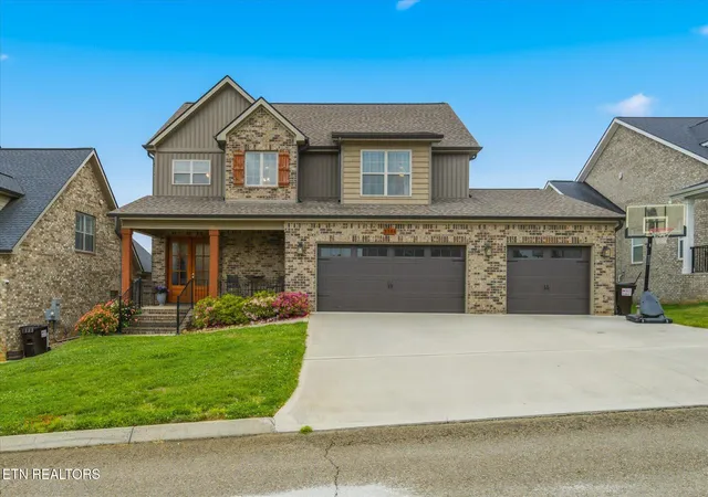 Photo 1 of Single family home for sale at 2334 Hickory Crst Ln, Knoxville, TN 37932 | MLS# 1339058 | Listing updated on 2026-07-02