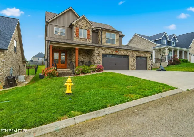 Photo 2 of Single family home for sale at 2334 Hickory Crst Ln, Knoxville, TN 37932 | MLS# 1339058 | Listing updated on 2026-07-02