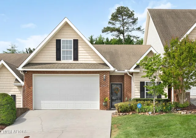 Photo 1 of Single family home for sale at 6962 Pemmbrooke Shire Ln, Knoxville, TN 37909 | MLS# 1338960 | Listing updated on 2026-08-17