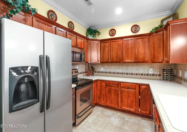 Photo 3 of Single family home for sale at 6962 Pemmbrooke Shire Ln, Knoxville, TN 37909 | MLS# 1338960 | Listing updated on 2026-08-17