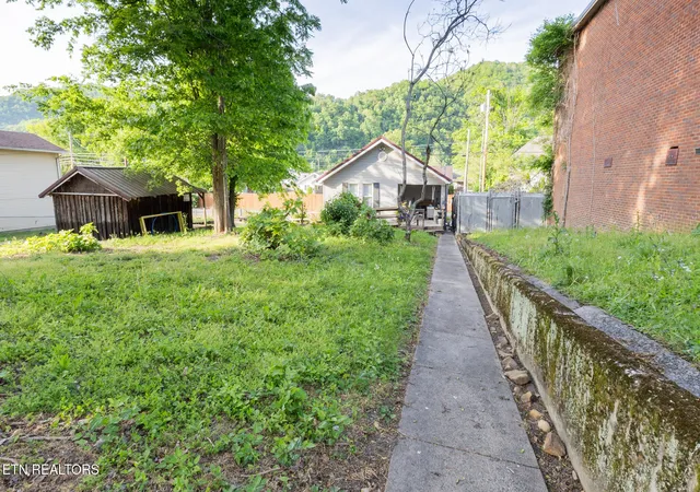 Homes for sale in Pineville, KY | 509 W Tennessee Ave, Pineville, KY 40977 | MLS# 1338925