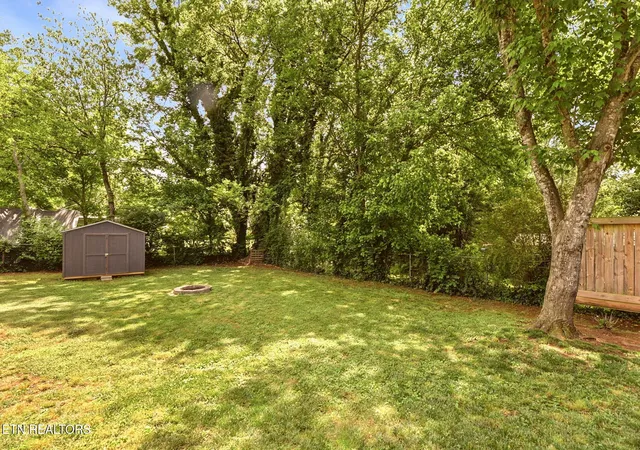 Homes for sale in Knoxville, TN | 3608 Decatur Dr, Knoxville, TN 37920 | MLS# 1339074