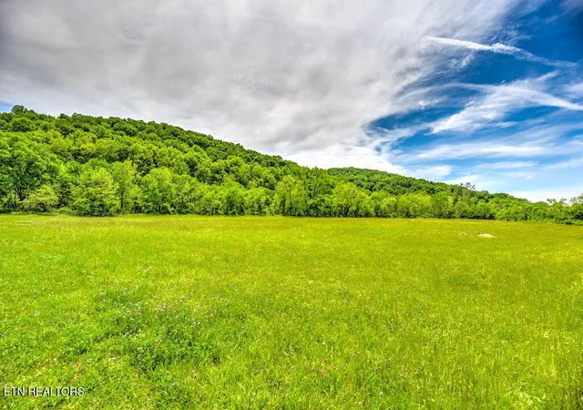 2nd image of 2073 Oliver Springs Hwy, Clinton, TN 37716 | MLS# 1338892