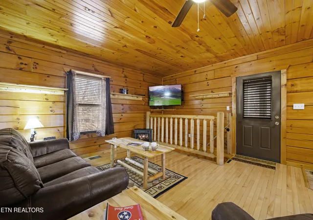 4th image of 634 Magic Kingdom Ln, Sevierville, TN 37876 | MLS# 1340922