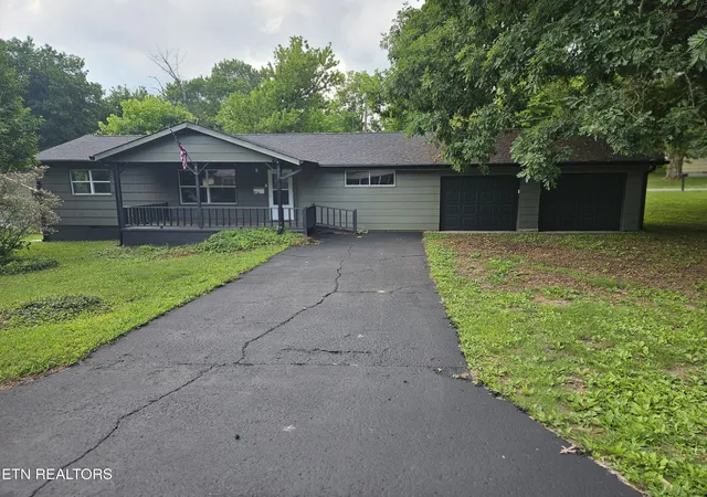 Homes for sale in Athens, TN | 415 North Ave, Athens, TN 37303 | MLS# 1339126