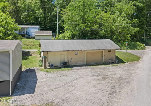 Homes for sale in Clinton, TN | 826 Pop Hollow Rd, Clinton, TN 37716 | MLS# 1339250