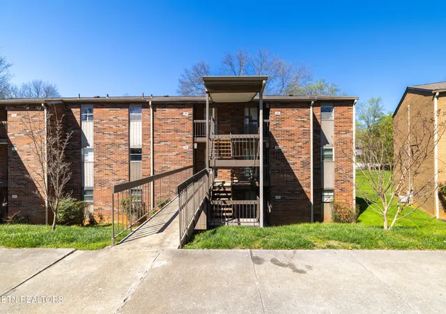 Photo 2 of Condo for sale at 431 Canberra Dr #431, Knoxville, TN 37923 | MLS# 1340305 | Listing updated on 2026-08-03