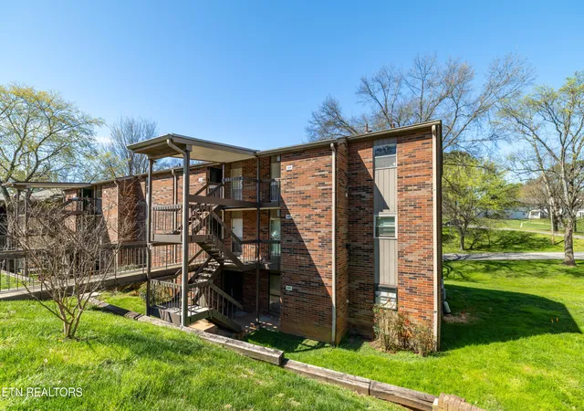 Photo 3 of Condo for sale at 431 Canberra Dr #431, Knoxville, TN 37923 | MLS# 1340305 | Listing updated on 2026-08-03