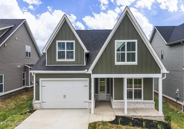 Homes for sale in Knoxville, TN | 2504 Maroon Bells Rd, Knoxville, TN 37932 | MLS# 1338981