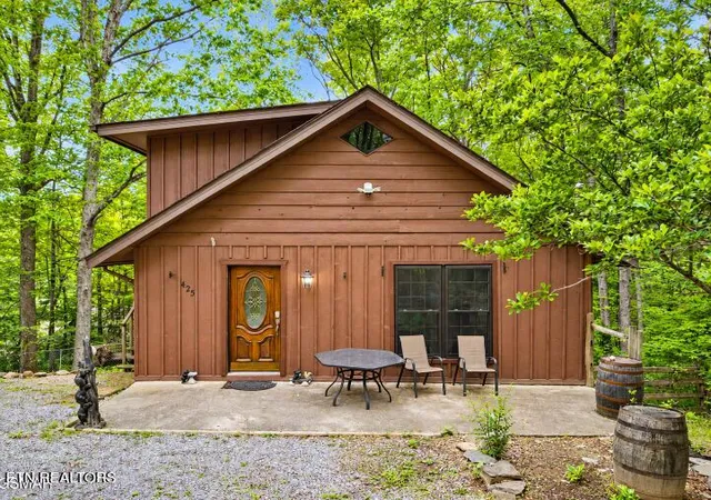 Single family home for sale at 425 Hemlock Ln, Sevierville, TN 37876 | MLS# 1339249