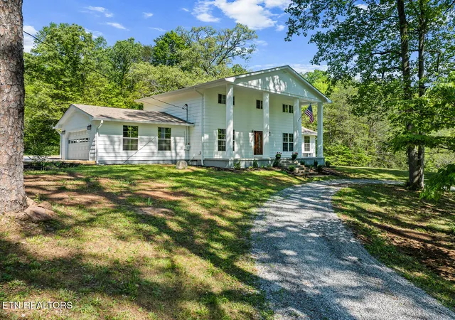 Photo 2 of Single family home for sale at 6842 Four Mile Rd, Maryville, TN 37803 | MLS# 1339109 | Listing updated on 2026-09-04