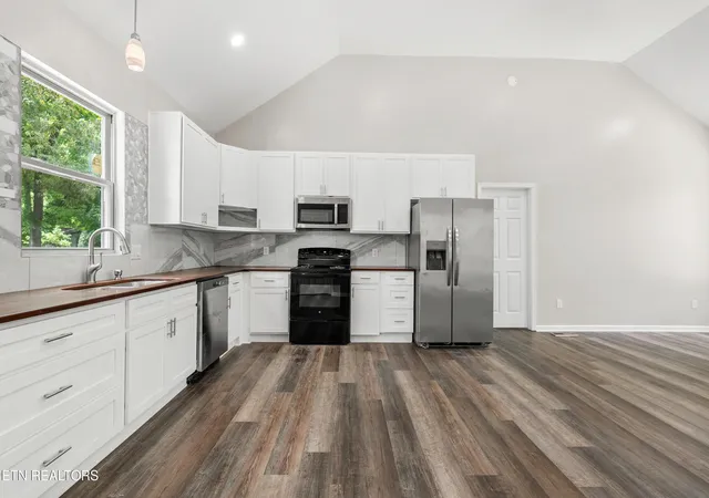Photo 3 of Single family home for sale at 2222 Bales Rd, Knoxville, TN 37914 | MLS# 1339017 | Listing updated on 2026-05-01