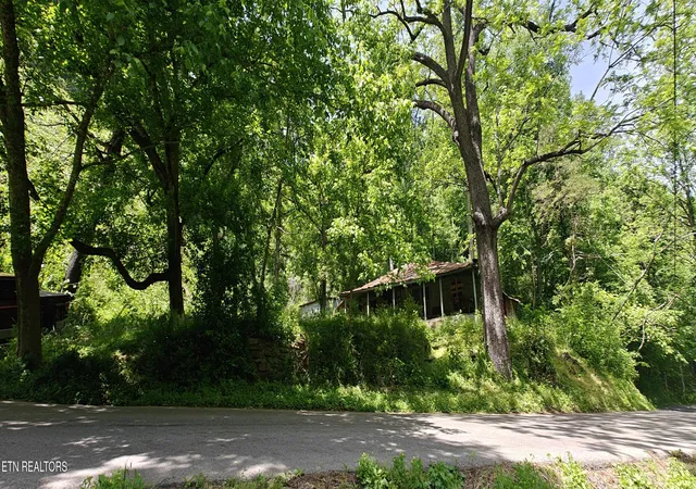 2nd image of 206 Caney Creek Rd, Pigeon Forge, TN 37863 | MLS# 1339500
