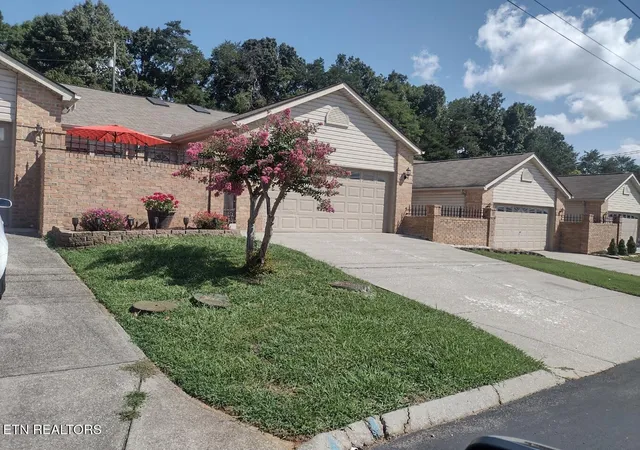 Homes for sale in Knoxville, TN | 815 Wildview Wy, Knoxville, TN 37920 | MLS# 1339120
