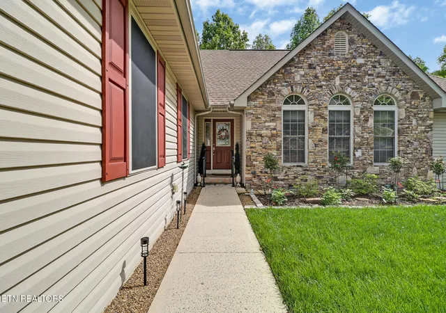 Photo 4 of Single family home for sale at 118 Cathedral Dr, Crossville, TN 38558 | MLS# 1339168 | Listing updated on 2026-09-15