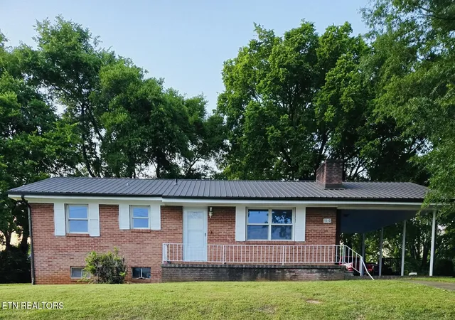 1st image of 1010 W Morris St, Sweetwater, TN 37874 | MLS# 1339173