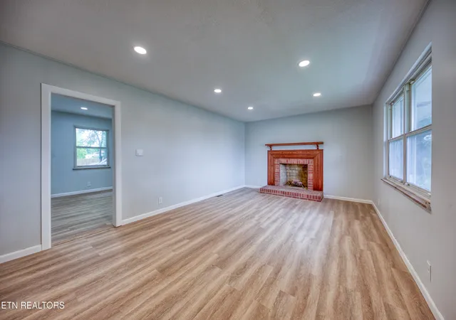 5th image of 1010 W Morris St, Sweetwater, TN 37874 | MLS# 1339173