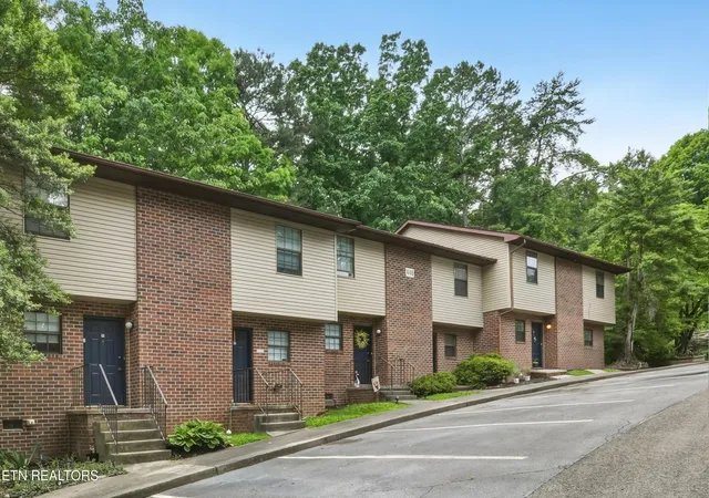Homes for sale in Powell, TN | 446 Tammy Dr #8, Powell, TN 37849 | MLS# 1340150