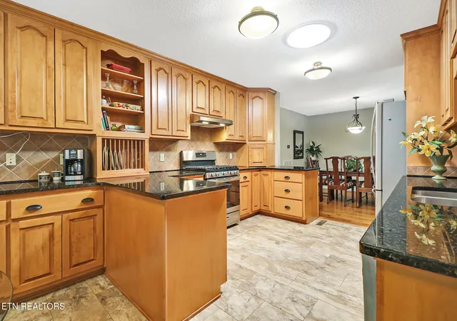 3rd image of 2 Altanglen Ln, Crossville, TN 38558 | MLS# 1339264