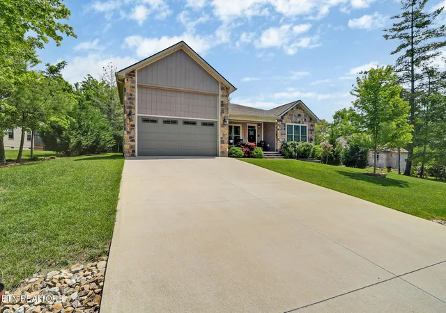 Homes for sale in Crossville, TN | 213 Forest Hill Dr, Crossville, TN 38558 | MLS# 1339710