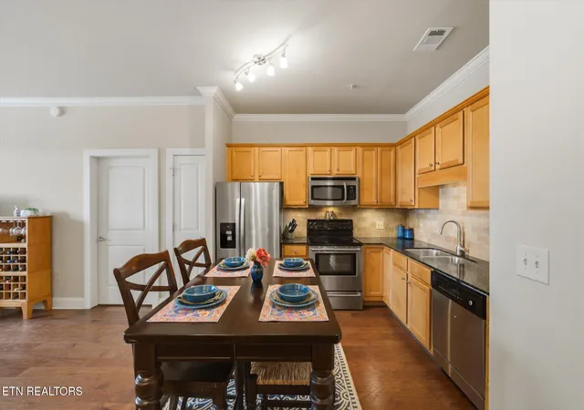5th image of 445 W Blount Ave #221, Knoxville, TN 37920 | MLS# 1340046
