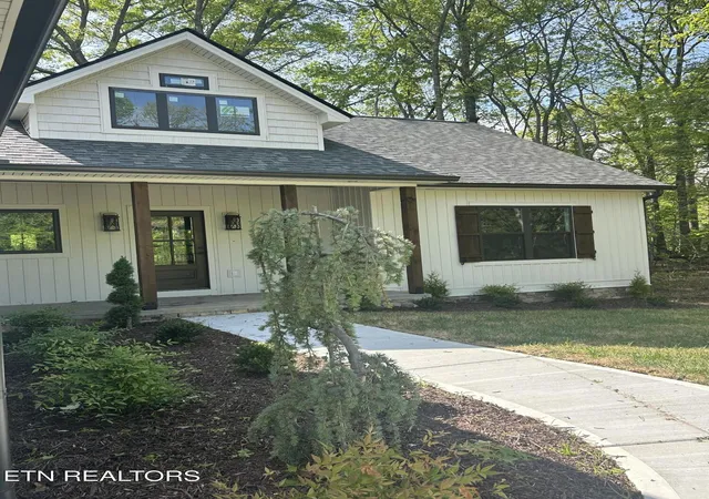 Homes for sale in Crossville, TN | 690 Westchester Dr, Crossville, TN 38558 | MLS# 1339324