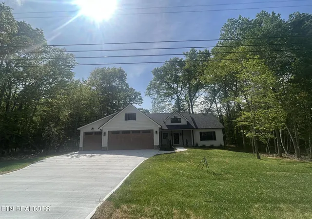 Homes for sale in Crossville, TN | 690 Westchester Dr, Crossville, TN 38558 | MLS# 1339324