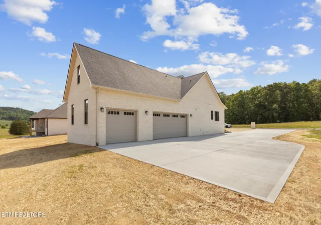 Homes for sale in Kingston, TN | 236 Big Oak Dr, Kingston, TN 37763 | MLS# 1339862