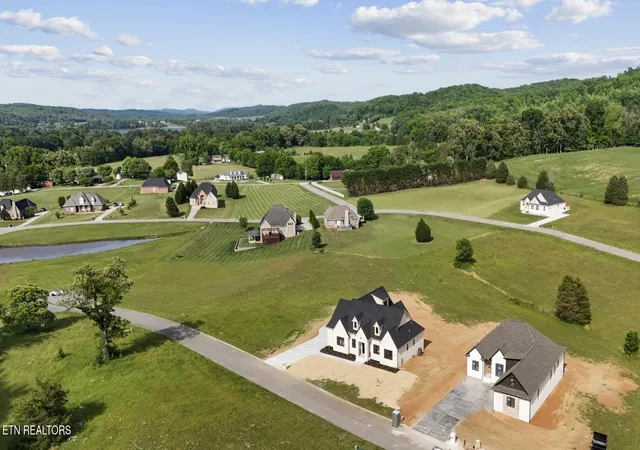Homes for sale in Kingston, TN | 236 Big Oak Dr, Kingston, TN 37763 | MLS# 1339862