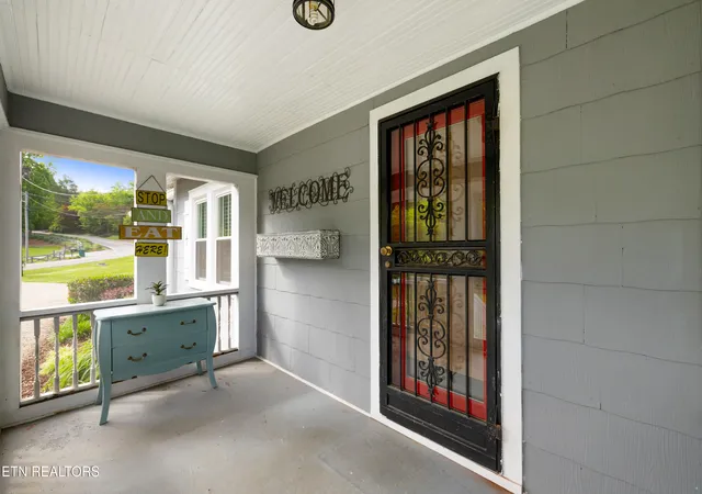 Photo 3 of Single family home for sale at 6602 S Northshore Dr, Knoxville, TN 37919 | MLS# 1339445 | Listing updated on 2026-07-30