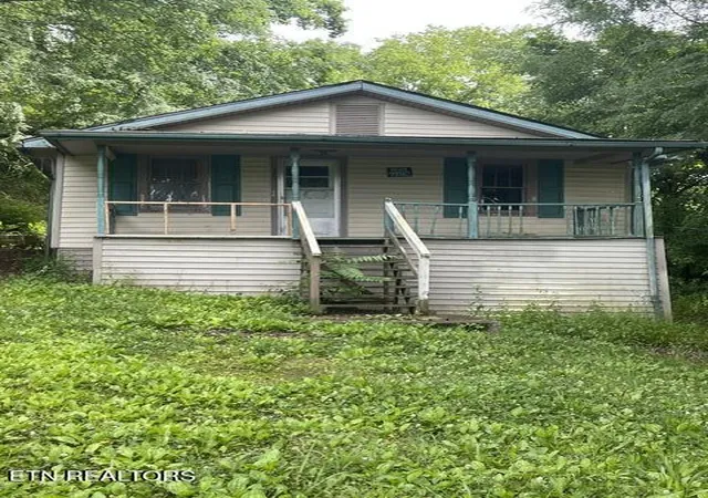 Homes for sale in Harriman, TN | 127 Elliott St, Harriman, TN 37748 | MLS# 1340154