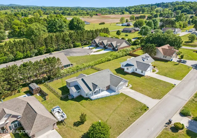 3rd image of 110 Wind Chase Dr, Madisonville, TN 37354 | MLS# 1339423