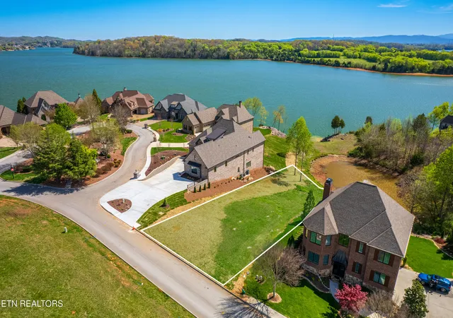 3rd image of 101 Breakers Dr, Vonore, TN 37885 | MLS# 1339451