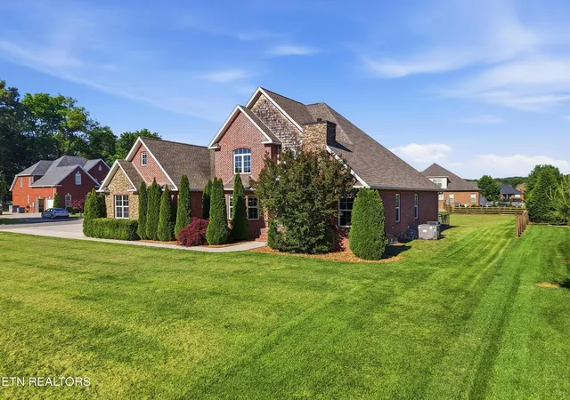 Photo 2 of Single family home for sale at 1760 Bradshaw Blvd, Cookeville, TN 38506 | MLS# 1340779 | Listing updated on 2026-10-08