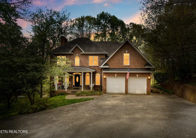 Homes for sale in Sevierville, TN | 639 S Arch Rock Dr, Sevierville, TN 37876 | MLS# 1339870
