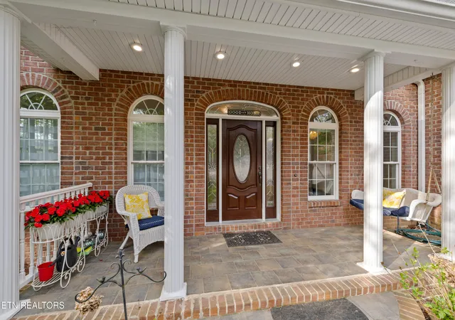 Homes for sale in Sevierville, TN | 639 S Arch Rock Dr, Sevierville, TN 37876 | MLS# 1339870