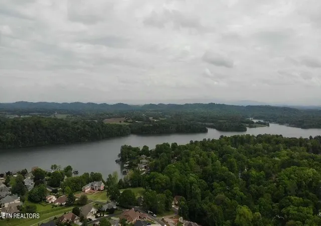 11th image of 104 Tuhdegwa Wy, Loudon, TN 37774 | MLS# 1340494