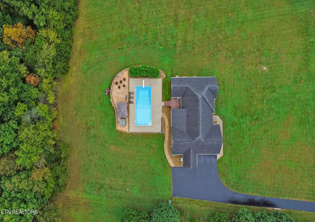 Photo 3 of Sale Pending at 159 N Victor Way, Crossville, TN 38555 | MLS# 1339543 | Listing updated on 2026-08-01