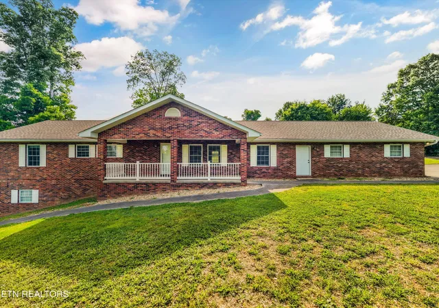 Photo 3 of Single family home for sale at 1210 Pellissippi Pkwy, Knoxville, TN 37932 | MLS# 1340077 | Listing updated on 2026-09-09