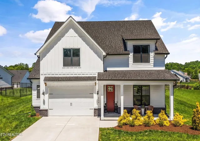 Homes for sale in Lenoir City, TN | 234 Clover Cir, Lenoir City, TN 37772 | MLS# 1340219