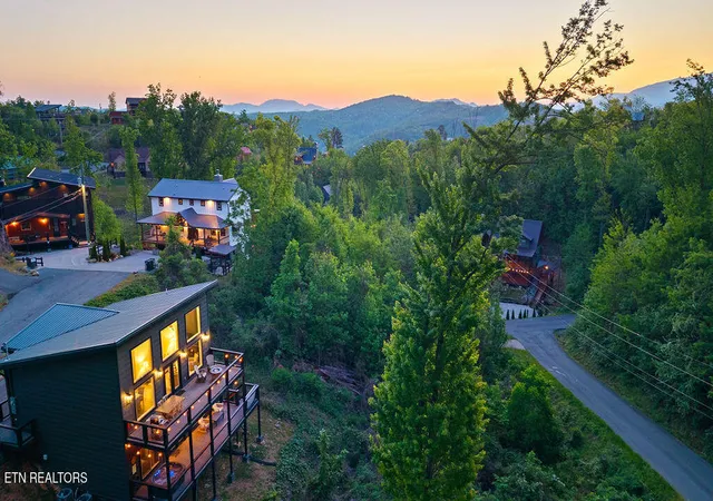 Photo 3 of Single family home for sale at 612 Sunset Ln, Gatlinburg, TN 37738 | MLS# 1339623 | Listing updated on 2026-08-20