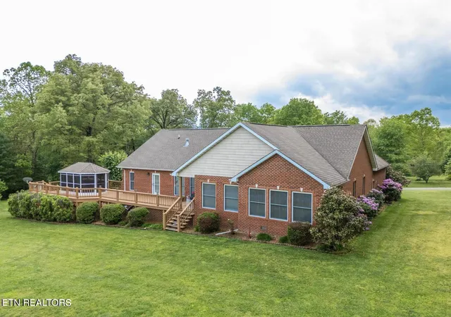 Photo 4 of Single family home for sale at 320 Iron Wood Cir, Crossville, TN 38571 | MLS# 1339936 | Listing updated on 2026-09-21