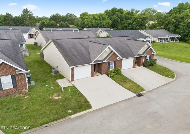 2nd image of 5141 Spring Petal Wy, Knoxville, TN 37912