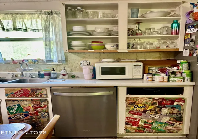 Photo 3 of Single family home for sale at 1513 N Campbell Sta Rd, Knoxville, TN 37932 | MLS# 1339652 | Listing updated on 2026-06-22