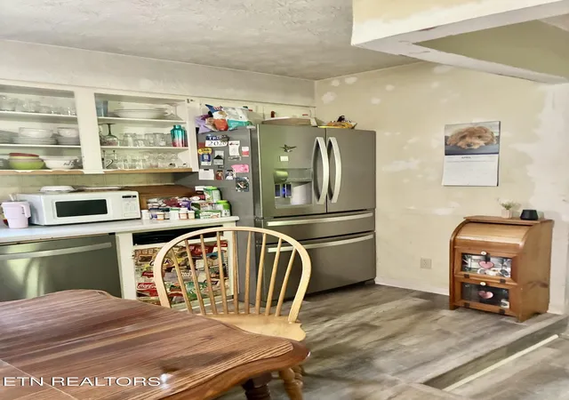 Photo 3 of Single family home for sale at 1513 N Campbell Sta Rd, Knoxville, TN 37932 | MLS# 1339652 | Listing updated on 2026-06-22