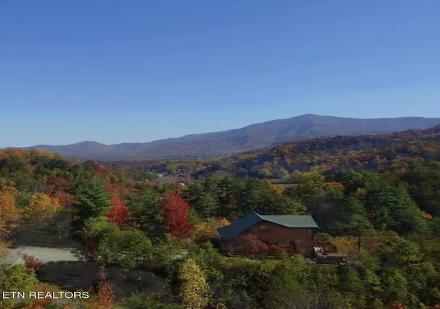 3rd image of 909 Fawn Hollow Tr, Townsend, TN 37882 | MLS# 1339697