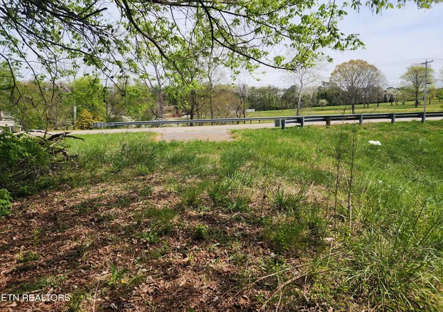 4th image of 942 Honeysuckle Rd, Maryville, TN 37801 | MLS# 1339827