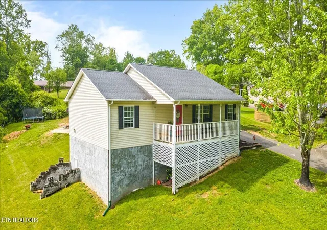 Homes for sale in La Follette, TN | 226 Mckinney Rd, La Follette, TN 37766 | MLS# 1339819